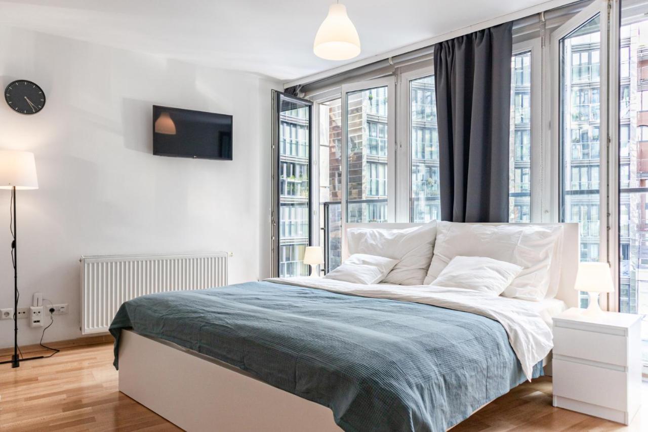 Gasometer Apartment - Designer Building With Amazing View Vienna Esterno foto