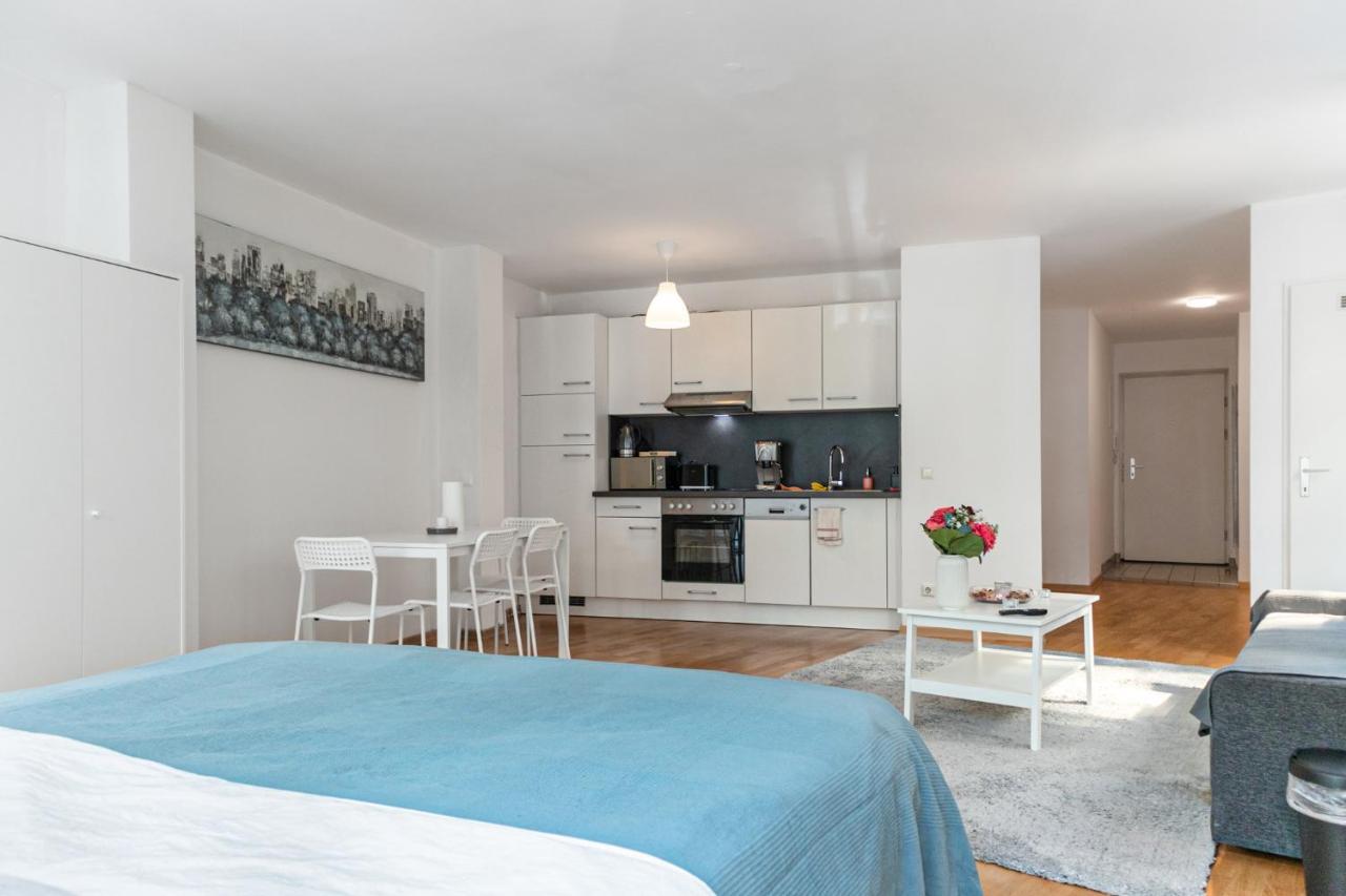Gasometer Apartment - Designer Building With Amazing View Vienna Esterno foto