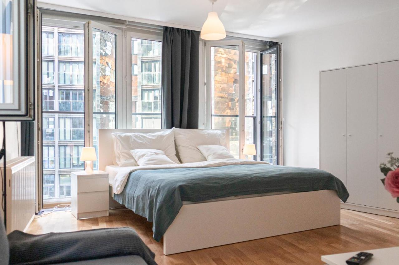 Gasometer Apartment - Designer Building With Amazing View Vienna Esterno foto