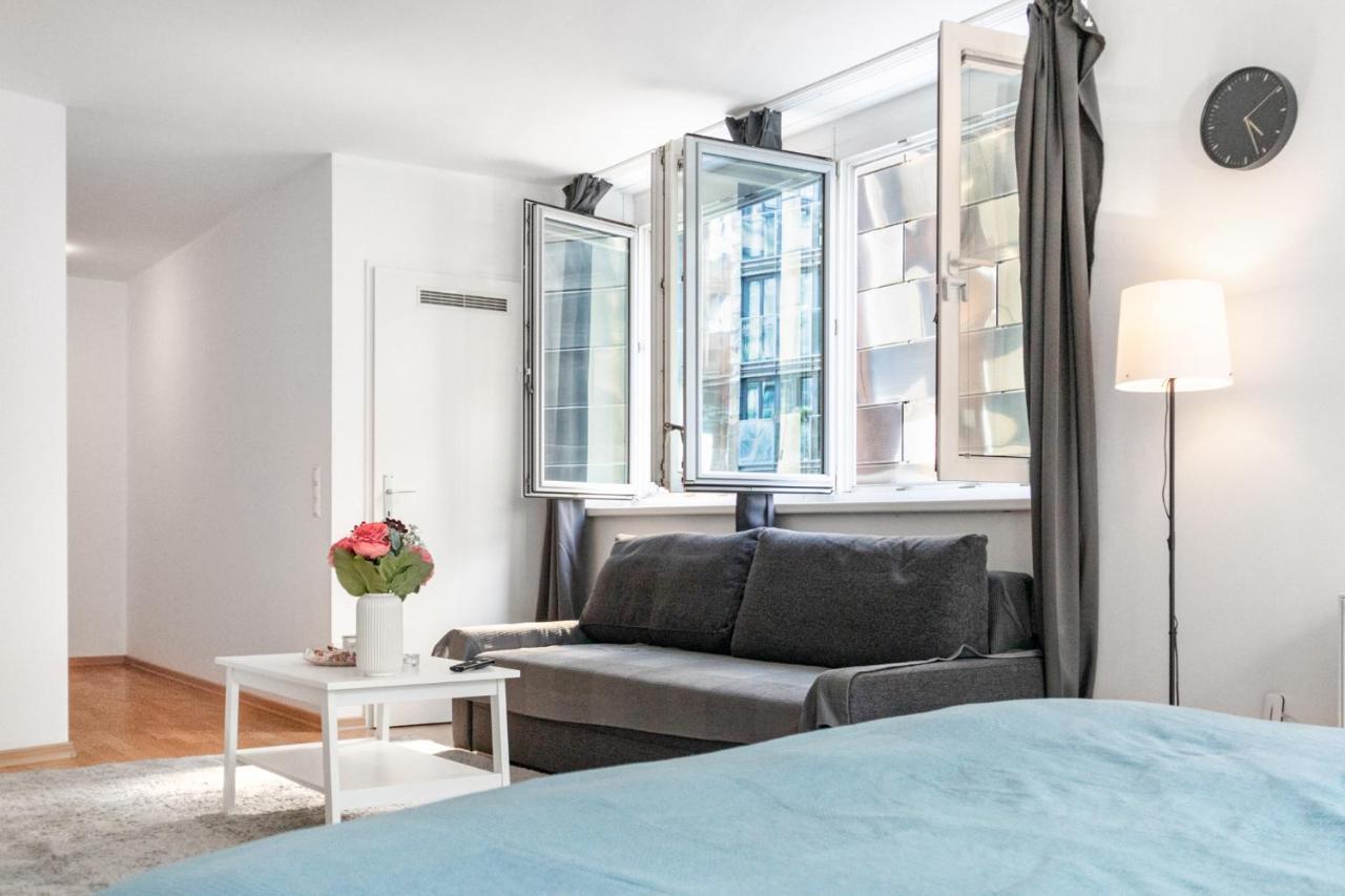 Gasometer Apartment - Designer Building With Amazing View Vienna Esterno foto